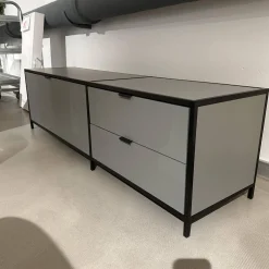 Sideboard MDF Grau Lackiert Rahmen Metall Schwarz Lackiert Mit Metallgriffen