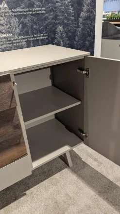 Sideboard Missano Lack Seidenmatt Fango Grau Akzente Balkeneiche Struktur Terra Mit LED Beleuchtung