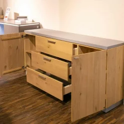 Sideboard MR Tomeo Kerneiche Natur Massiv Griffe Aluminium