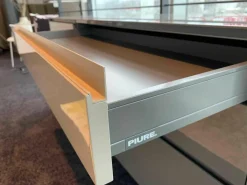 Sideboard Nex MDF Grau Hochglanz Füße Dunkelgrau