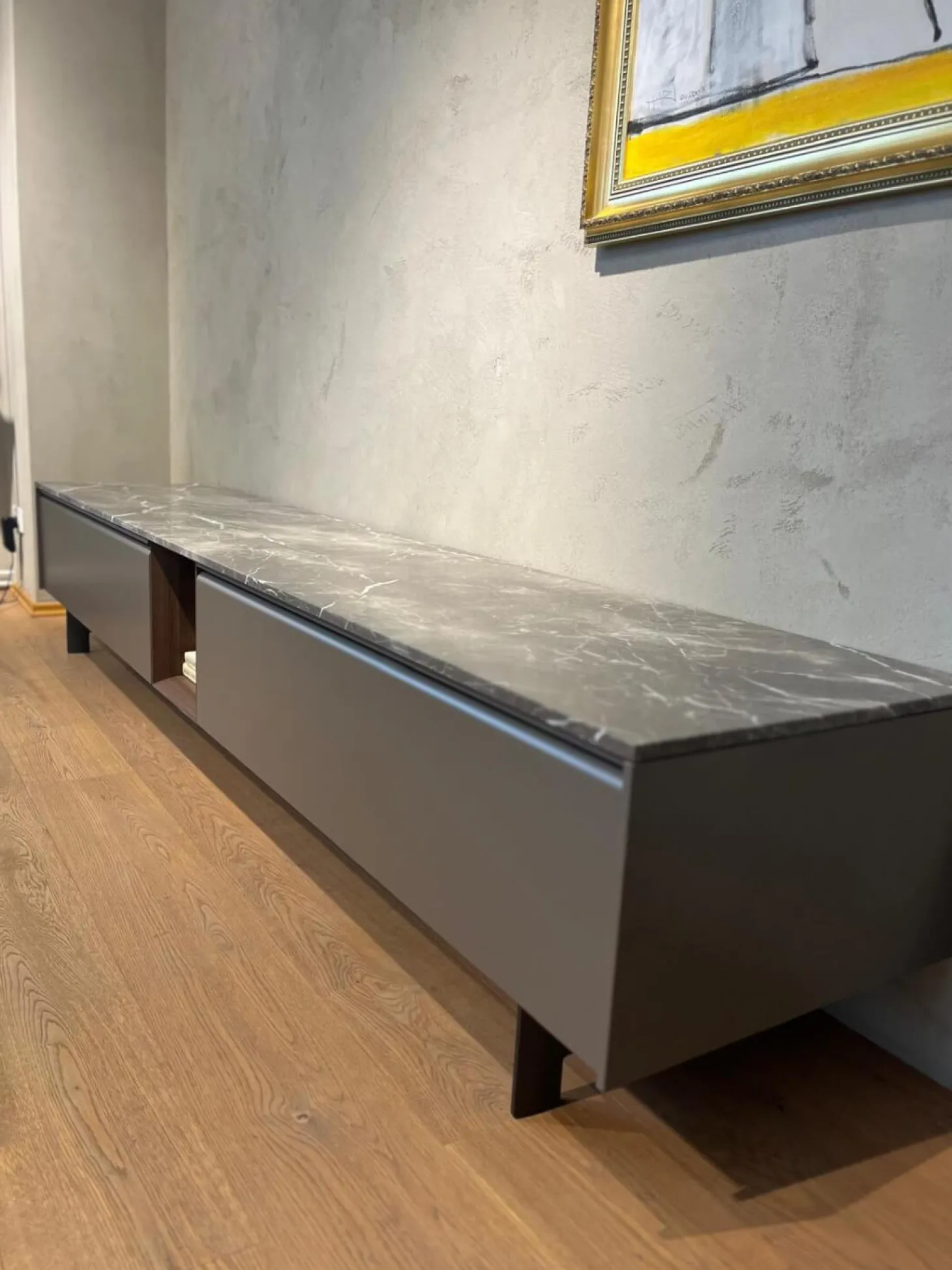 Sideboard Password Evolution Abdeckplatte Marmorplatte Orientgrau Korpus Melamin Batik Schiefergrau Gestell Zinnfarbig