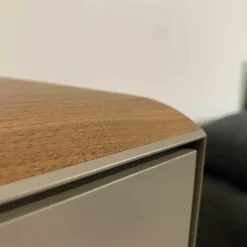 Sideboard S100 Nussbaum Taupe Zierleiste Edelstahl Poliert