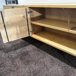 Sideboard SC21 Eiche Natur Geölt Mit Ästen Füße Y Gestell H23 RAL9005 Tiefschwarz Schwarz