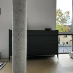 Sideboard Self Bold Glas Matt Verde Lichte 147 Grün Gestell Metall Verde Lichte 314 Grün Lackiert