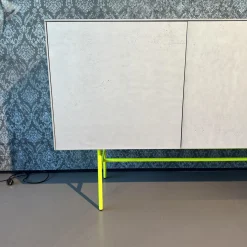 Sideboard Soma Beton Optik Grau Gestell Rundrohr Leuchtgelb Gelb Grün