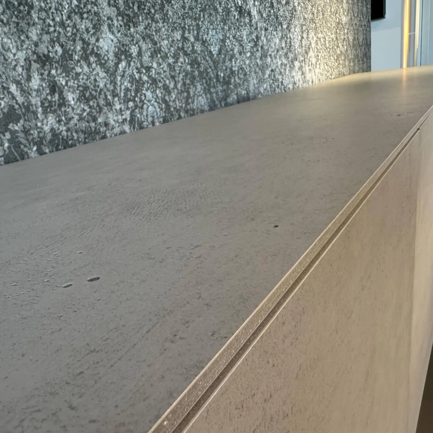 Sideboard Soma Beton Optik Grau Gestell Rundrohr Leuchtgelb Gelb Grün
