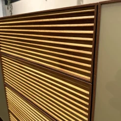 Sideboard Tratum Knorrige Eiche Massiv Floatglas Matt 137 Platin Grau Inklusive Bareinteilung Und Barfach Verspiegelt