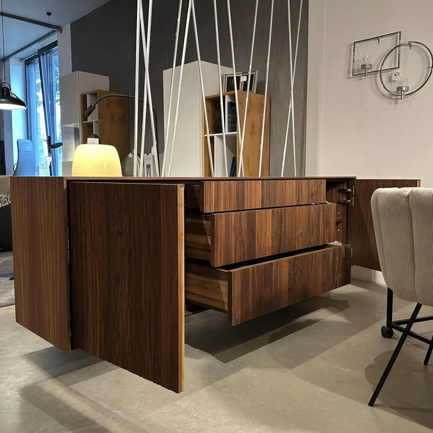 Sideboard Vela Nussbaum Geölt