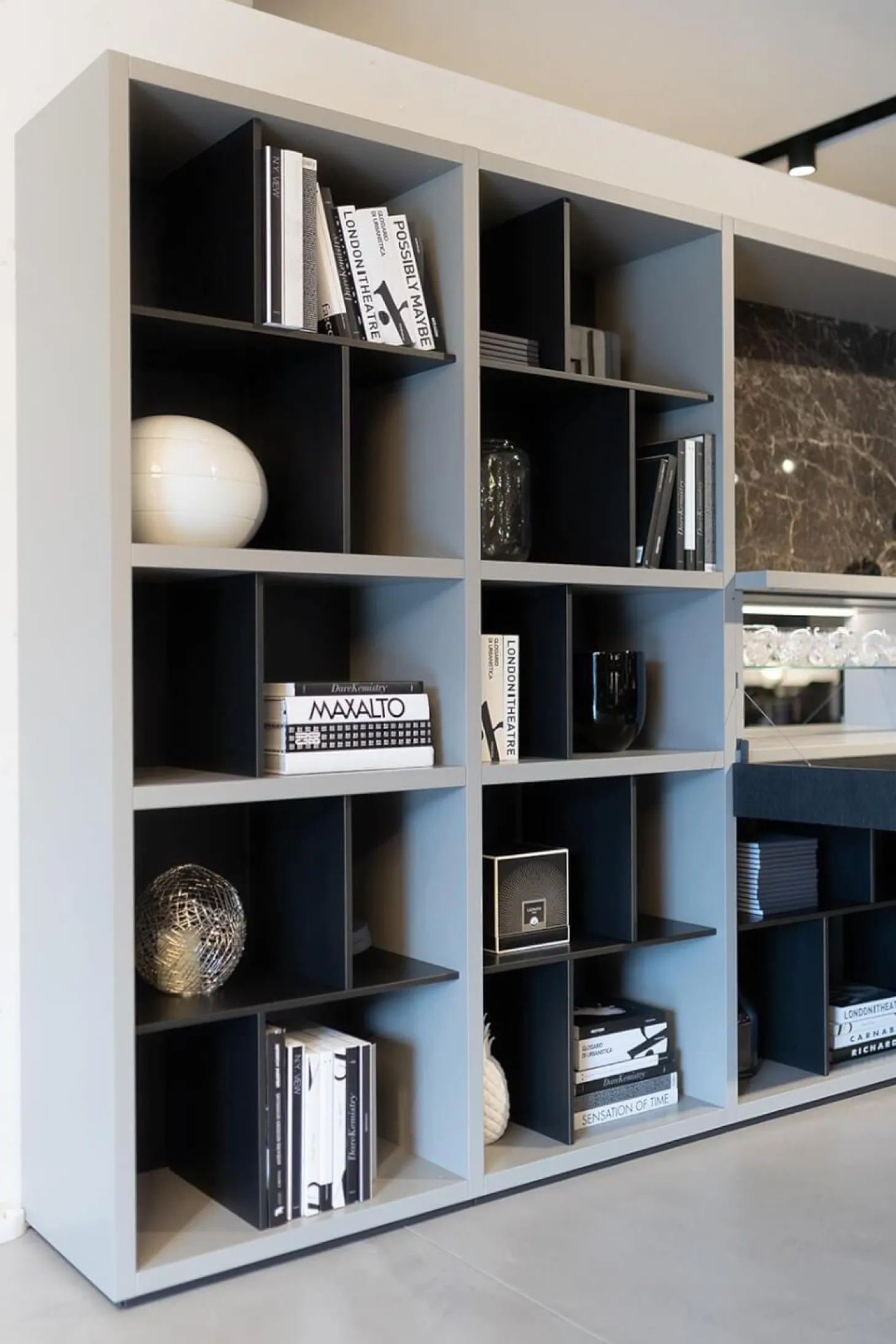 Sideboard Wall System Korpus Lack Matt Arena Grau Rückwand Und Gittereinsätze Metallisch Lackiert Bronze