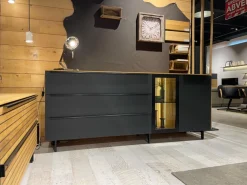 Sideboard WK 490 Baristo Asteiche Massiv Natur Belassen Geölt Front Farbglas Anthrazit Mit LED Beleuchtung