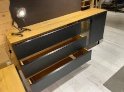 Sideboard WK 490 Baristo Asteiche Massiv Natur Belassen Geölt Front Farbglas Anthrazit Mit LED Beleuchtung