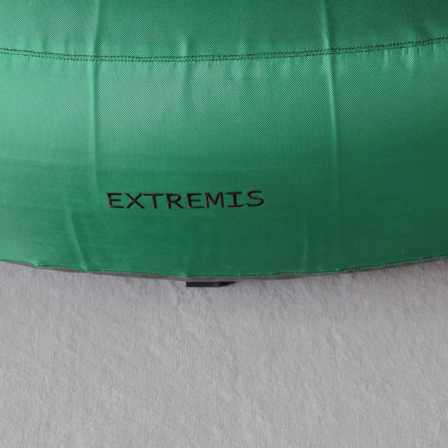 Sitzgruppe Donuts Autoreifen Grün Tisch Weiß