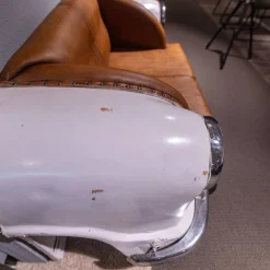 Sofa 21688 Autoform Ambassador mit Scheinwerfern Leder/Metall weiß braun-rot Vintage