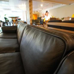 Sofa 74 Mass Bezug Leder Schwarz Gestell Mahagoni Gebeizt