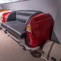 Sofa 21689 Vintage Autoform Ambassador mit Scheinwerfern Leder/Metall schwarz-rot