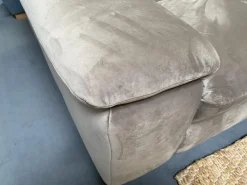 Sofa Abano Stoff Riviera Sand Beige Eckfüße Metall Nickel Satiniert Mit Elektrischer Day Bed Funktion