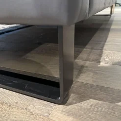 Sofa Alba Leder 5669 95 Grau Metallkufe Schwarz Pulverbeschichtet