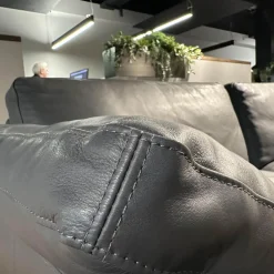 Sofa Alba Leder 5669 95 Grau Metallkufe Schwarz Pulverbeschichtet