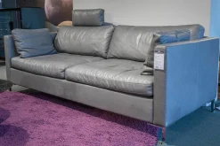 Sofa Alba Leder Lama 5669-95 Grau Füße Metall Verchromt mit Kopfstütze