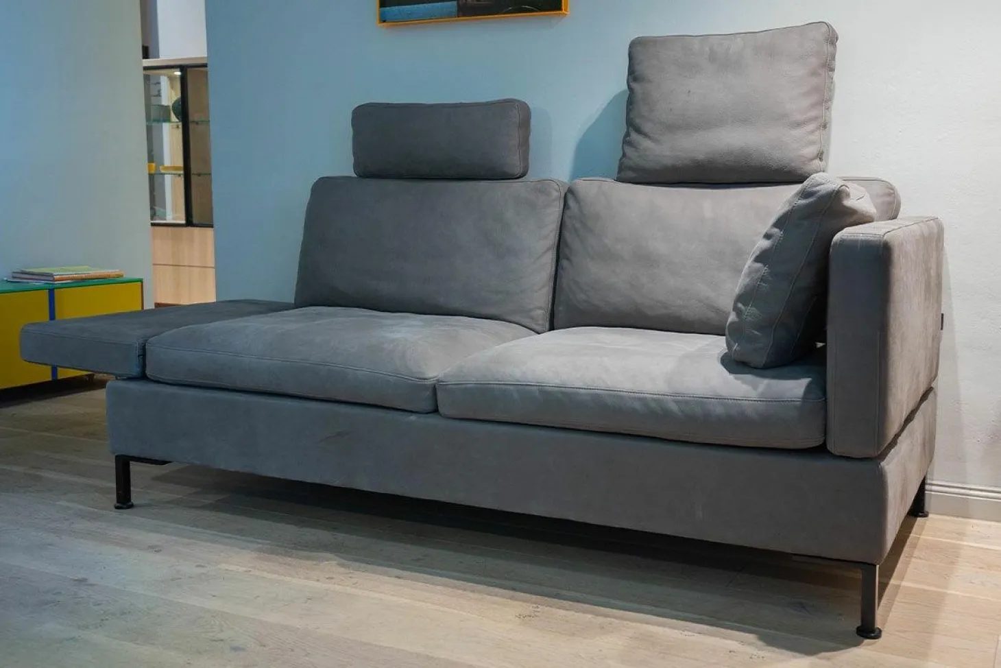 Sofa Alba Leder Taron 20 Grau Braun Gestell Schwarz Pulverbeschichtet Inklusive Kissen