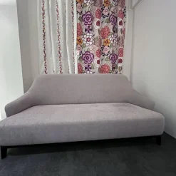 Sofa Arne Stoff 6139/35 Pink Powder Grau Rose