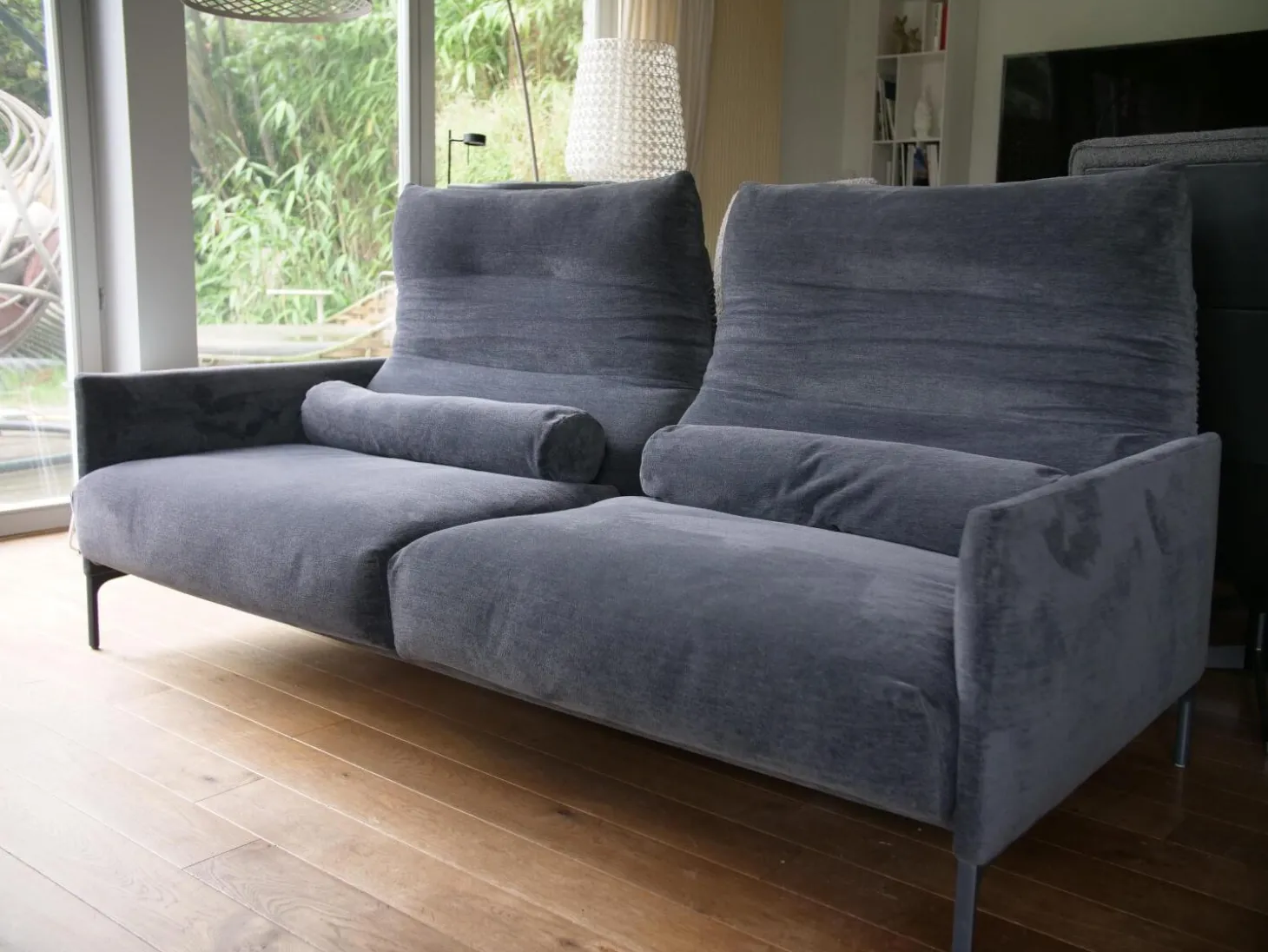 Sofa Avalanche Stoff 8145 Dunkelgrau Fuß M21 Lack Anthrazit Mit Hocker Und Lendenrollen