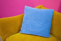 Sofa Bongo Bay Lounge Stoff 4473 0075 Currygelb mit 2 Kissen Hellblau