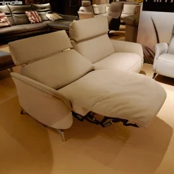 Sofa Boston 4171 Stoff Novano Cloud Grau Metallfüße Edelstahloptik Kopfteil Höhenverstellbar Mit Lendenkissen