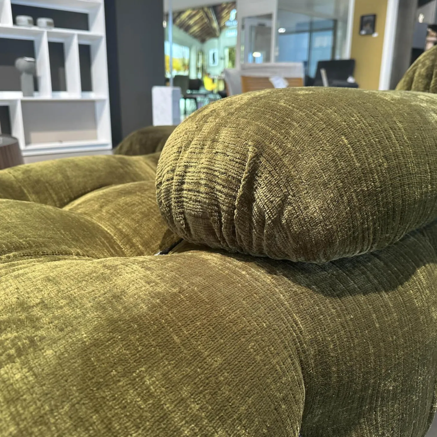 Sofa Camaleonda Stoff 400 Enia Olivgrün Extra Grün Füße Buchenholz Natur Inklusive Hocker