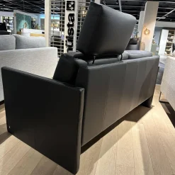 Sofa Cara 009 In Leder 38.110 Verkehrschwarz Schwarz Niedriges Rückenkissen Sitzkomfort Classic Mit Kopfstütze Und Kissen