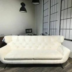 Sofa Chira Stoff Shaun White Weiß Füße Metall 839 Schwarz Matt