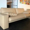 Sofa Classics 100 Leder 43.450 Beige mit Armlehnkissen