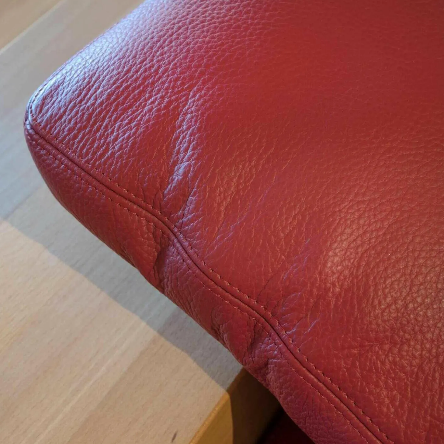 Sofa Cubus Leder Rustica Rot Armlehne Buche mit Kissen