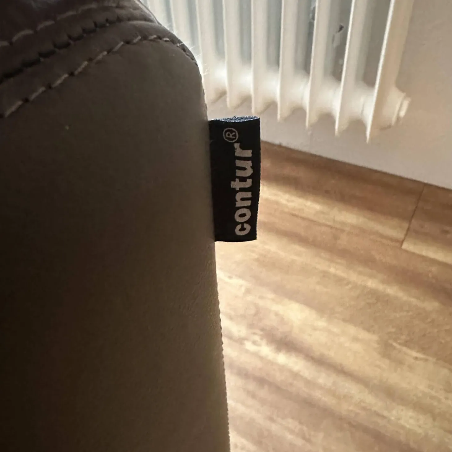 Sofa Cuneo 100 Leder Seminole 51 Nachtgrau Anthrazit Schwebefuß Eric Schwarz