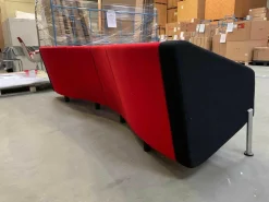 Sofa Decision Stoff Rot Schwarz Gestell Verchromt