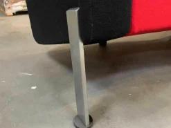 Sofa Decision Stoff Rot Schwarz Gestell Verchromt