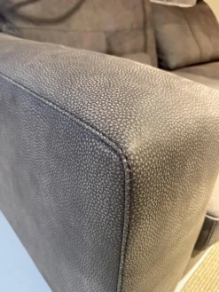 Sofa Dolce Vita Lifestyle Leder Piumone Vintage Grigio Grau Beige Gestell Metall Schwarz Verchromt