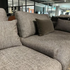 Sofa Dreisitzer Liv Stoff 17.046 Beigegrau Gestell Aluminium Feinstrukturiert Pulverbeschichtet Matt Umragrau