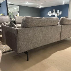 Sofa Dreisitzer Liv Stoff 17.046 Beigegrau Gestell Aluminium Feinstrukturiert Pulverbeschichtet Matt Umragrau