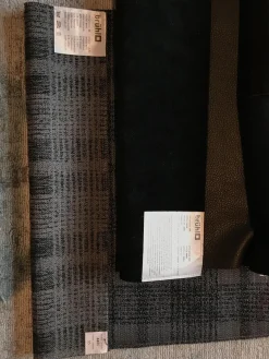 Sofa Easy Pieces Metal Stoff 4486 95 Mehrfarbig Grau Gestell Schwarz Inklusive Lederrolle Und Seitenkissen