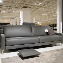 Sofa Ego F011 Bezug Leder 40.308 Schiefergrau Gussfuß Aluminium Poliert Inklusive 1 Kissen
