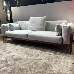 Sofa Elm Stoff 8300 Lichtgrau Grau Gestell Nussbaum Natur Geölt Braun Inklusive Kissen