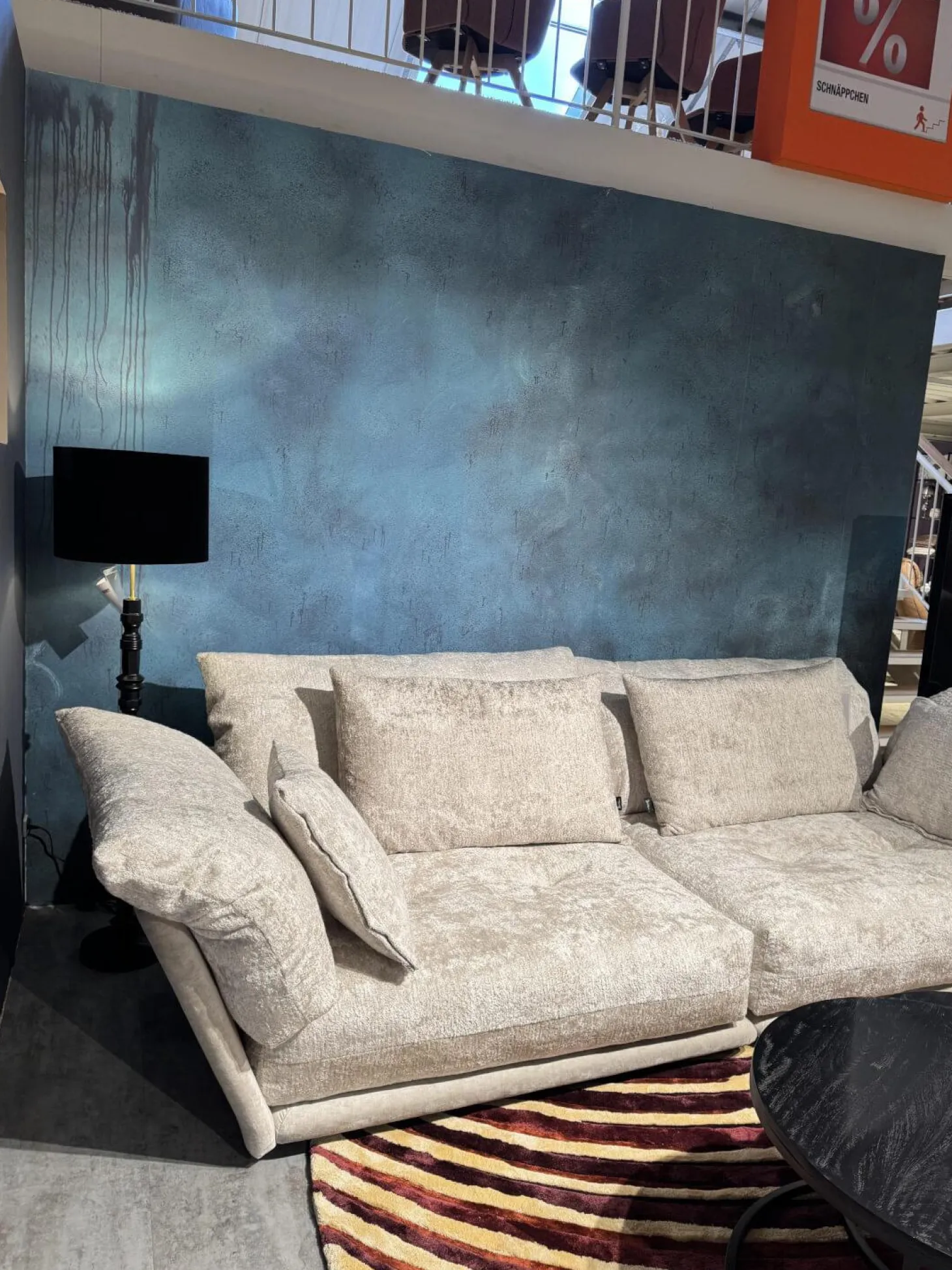 Sofa Esfera Stoff 66 Grau Vintage Velvet 65 Moonlight mit 3 Kissen