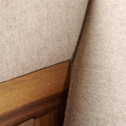 Sofa F51 2 Stoff Doma Beige Grau Gestell Nussbaum Massiv