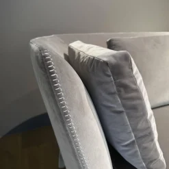 Sofa Febo 2833TS Stoff 2053251 Sirio Grau Füße Mit Stoff Bezogen Inklusive Rückenkissen