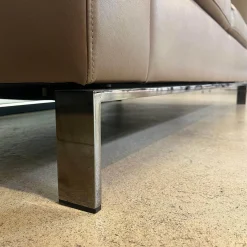 Sofa Foster 503 20 Leder Elen Fango Braun Gestell Schwarz Verchromt Inklusive Kunststoffgleiter