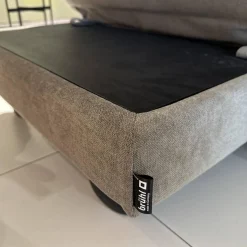 Sofa Four Two Stoff 2813 0021 Greige Grau Beige Metallkufen Und Rollen Schwarz