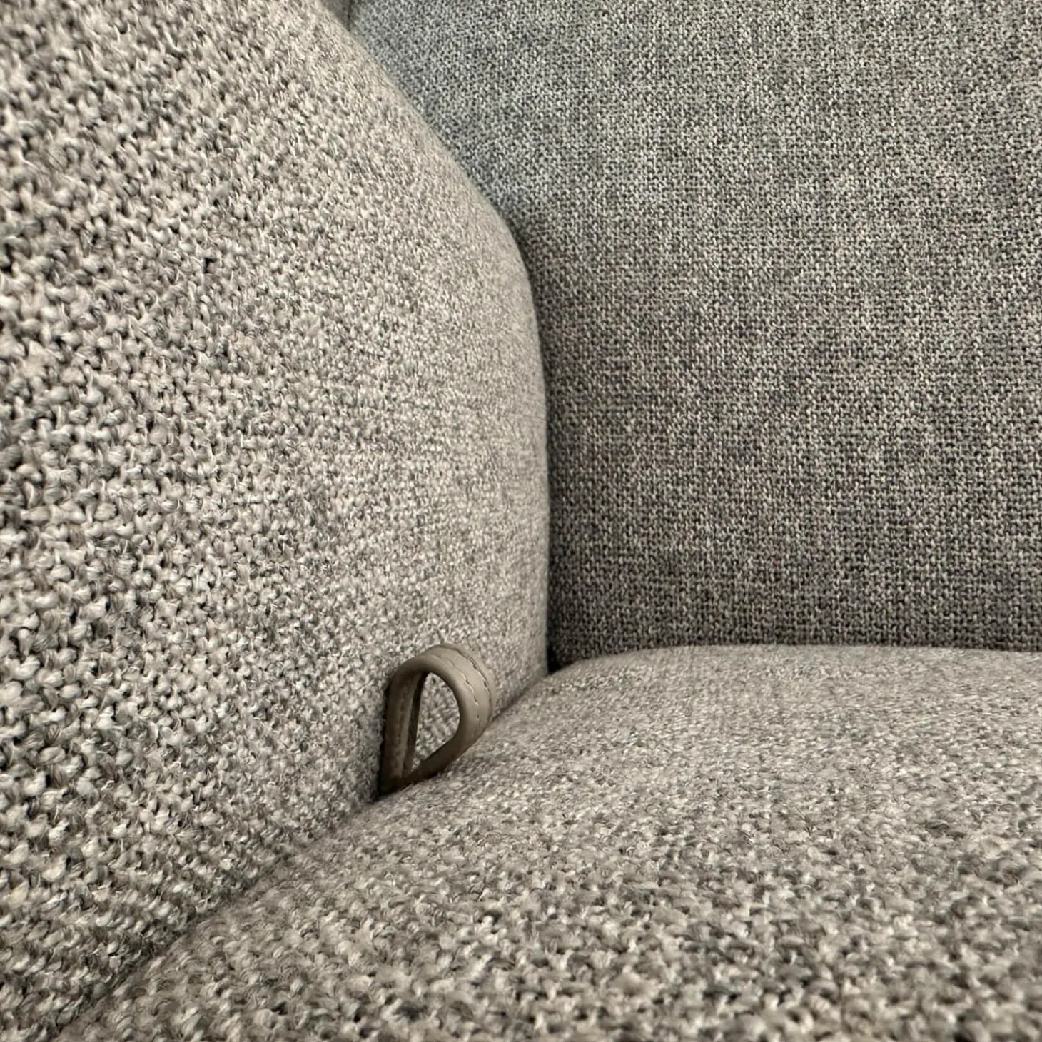 Sofa Glove 8950 SO140 Stoff Bembebis C0720 Grau Untergestell Lackiert Bronze