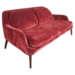 Sofa Grace Bezug Stoff City Velvet Reloaded CA7832 095 Rot Füße Holz Braun