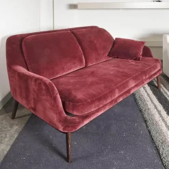 Sofa Grace Bezug Stoff City Velvet Reloaded CA7832 095 Rot Füße Holz Braun